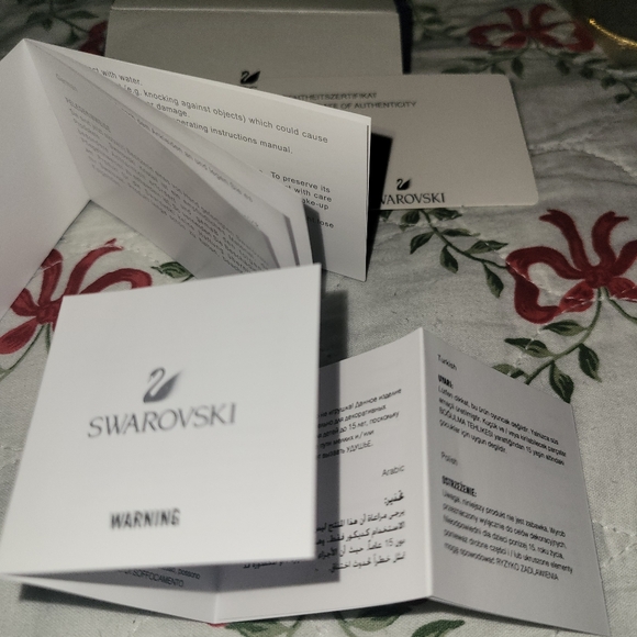 SALE❣️Gorgeous Swarovski Una Angelic Necklace Bracelet & Studs Set - Picture 10 of 12